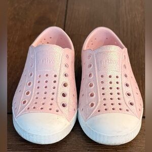 Native Jefferson Sparkly Pink Slip On